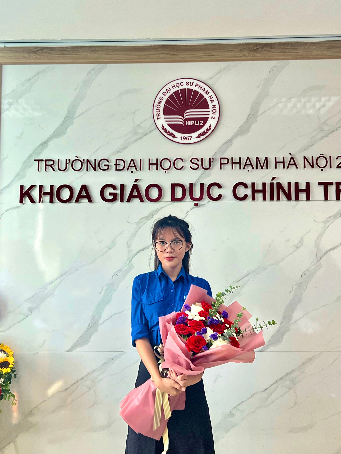 Nguyễn Thị Dương (sinh năm 2004) đang là sinh viên năm 2, chuyên ngành Giáo dục công dân, Trường Đại học Sư phạm Hà Nội 2. Nguyễn Thị Dương (sinh năm 2004) đang là sinh viên năm 2, chuyên ngành Giáo dục công dân, Trường Đại học Sư phạm Hà Nội 2.