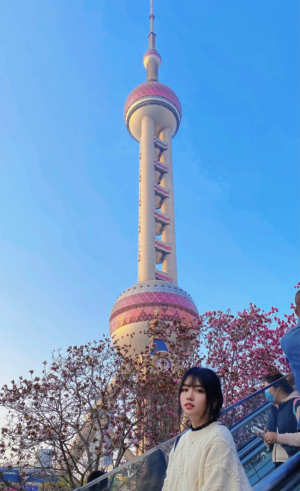 Hoàng Yến tại thành phố Thượng Hải phồn hoa. Hoàng Yến tại thành phố Thượng Hải phồn hoa.