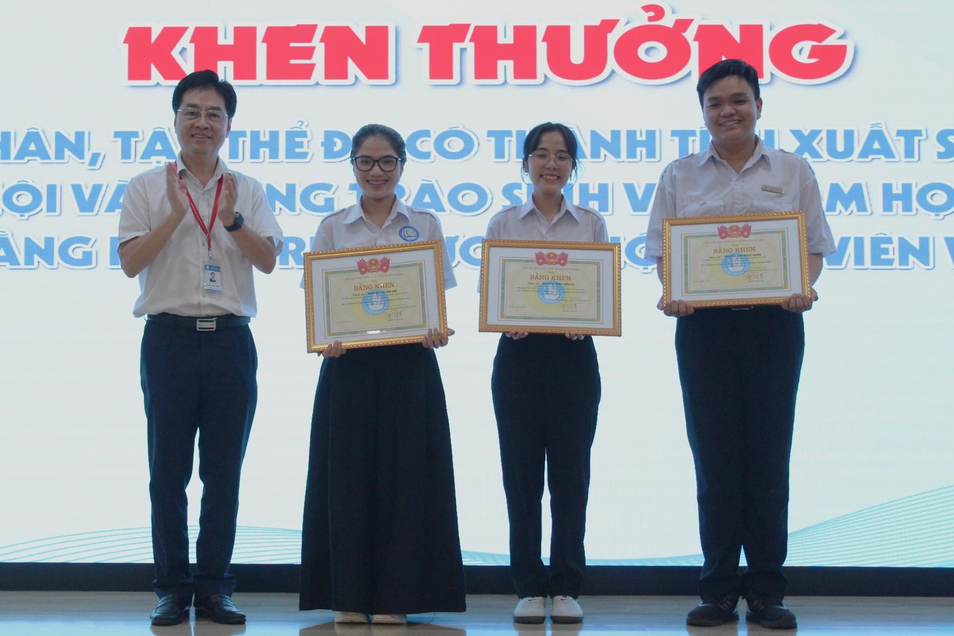 Nhận Bằng khen của Ban Chấp hành Trung ương Hội Sinh viên Việt Nam, “Đã có thành tích xuất sắc trong công tác Hội và phong trào sinh viên” năm học 2022-2023.