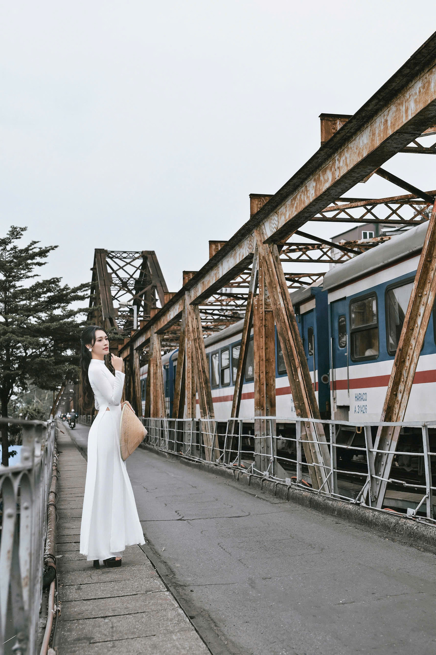 Hà Anh đang tiếp tục học nâng cao tại Đài Truyền hình Việt Nam. Hà Anh đang tiếp tục học nâng cao tại Đài Truyền hình Việt Nam.