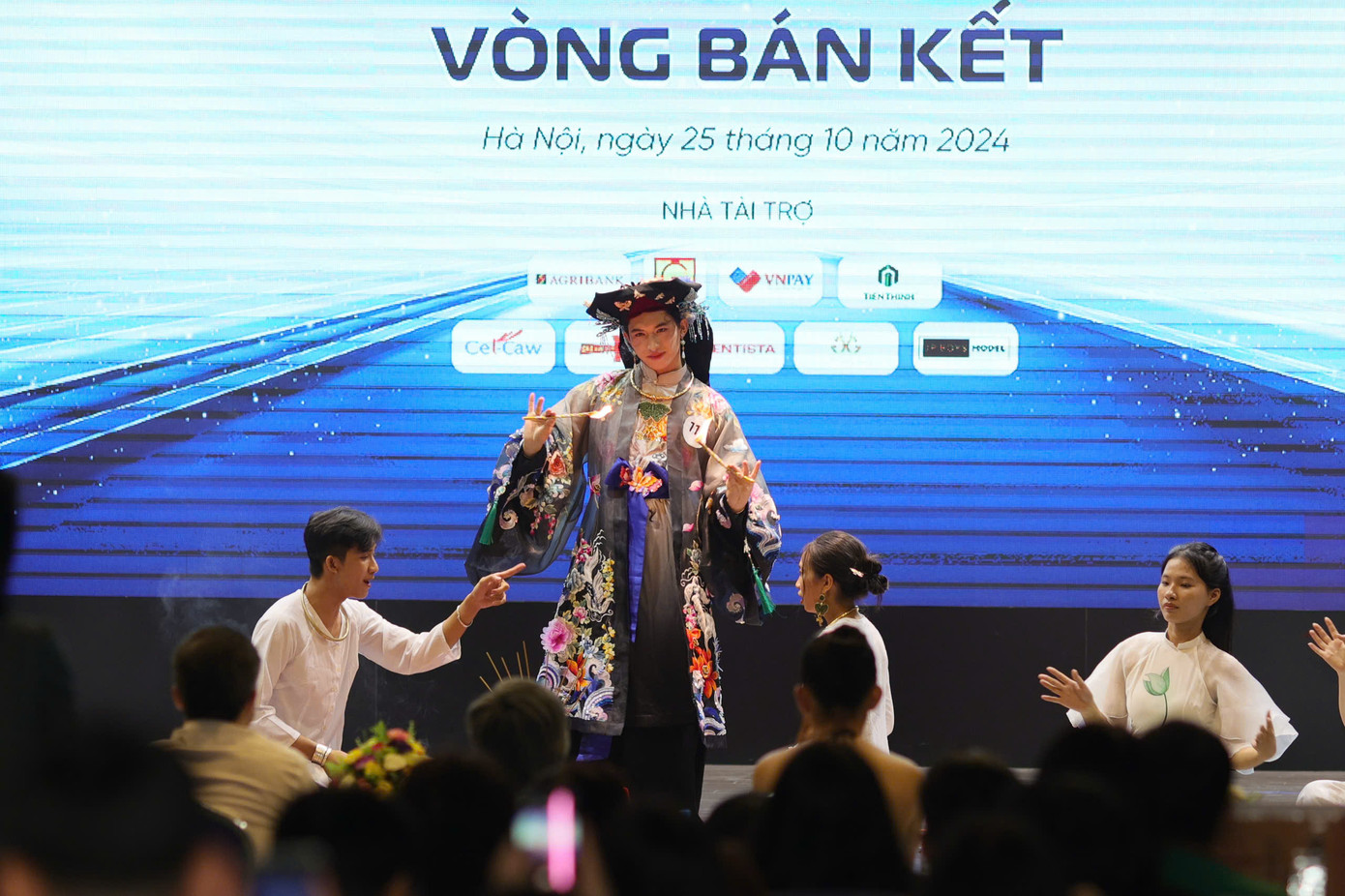 Hầu đồng là bảo tàng sống của văn hóa dân gian Việt Nam.