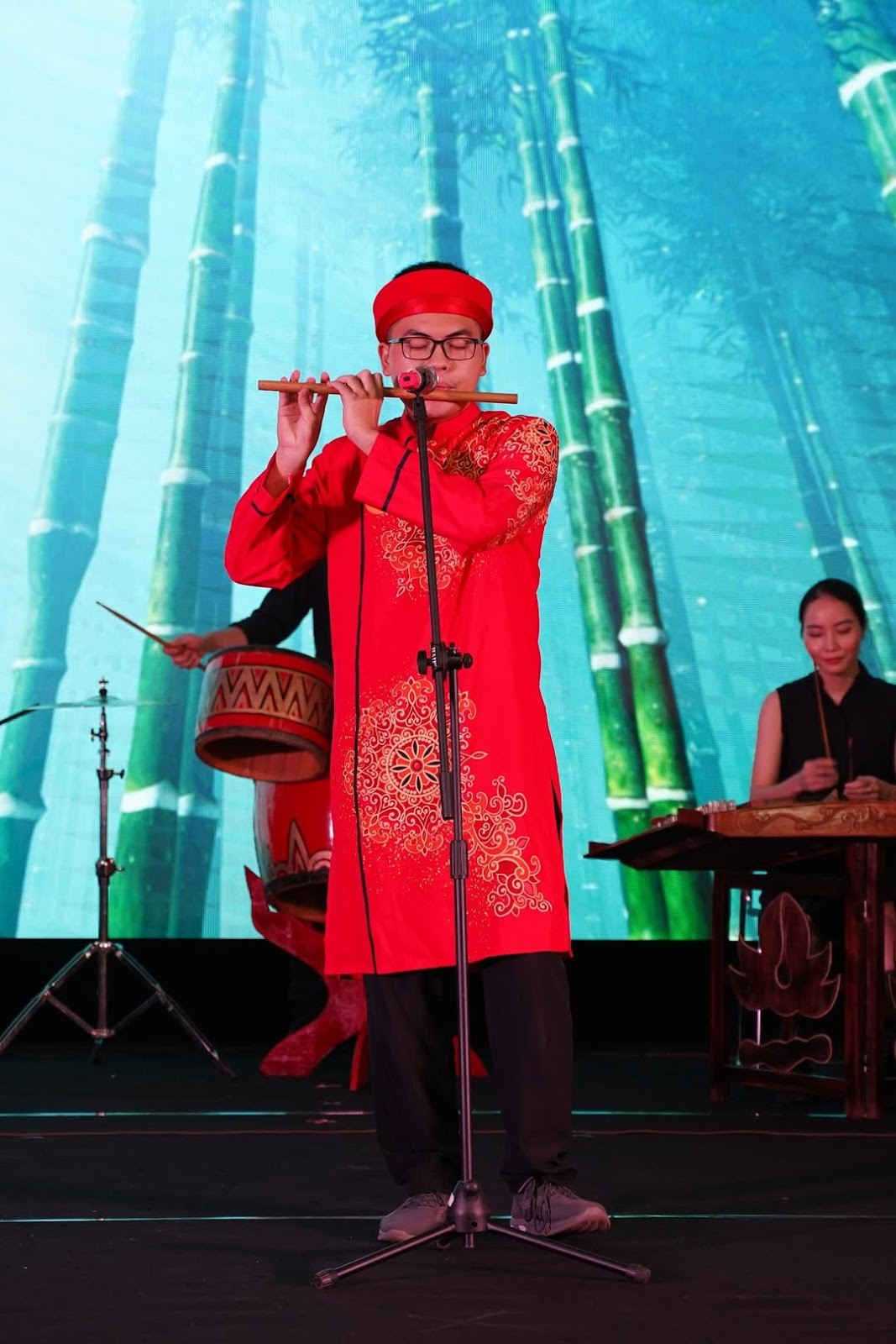 Âm nhạc và thiết kế bổ trợ lẫn nhau, là nguồn cảm hứng cho Việt Anh.