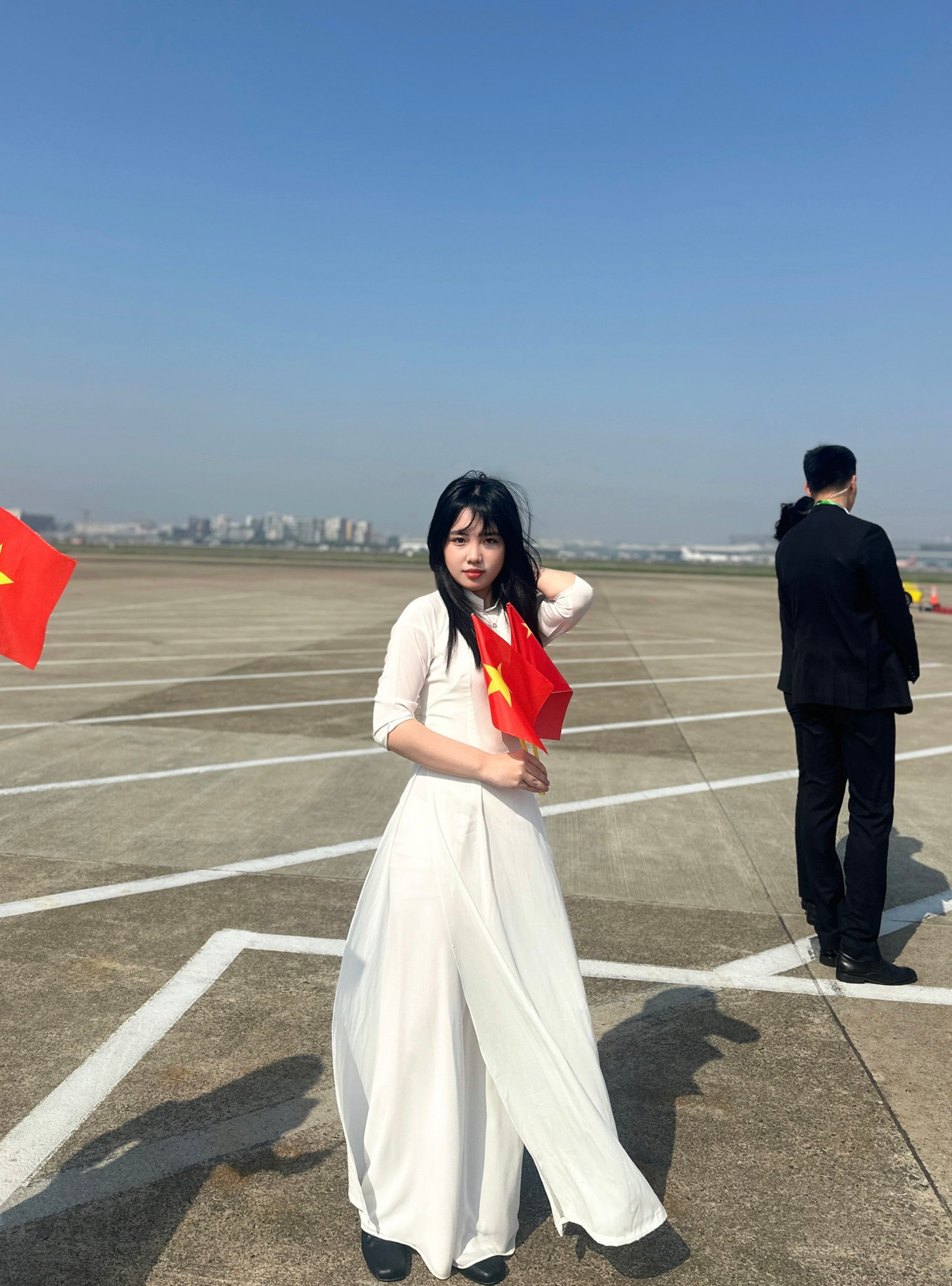 Hoàng Yến ấp ủ ước mơ được du học tại Trung Quốc từ khi còn là sinh viên năm 2. Hoàng Yến ấp ủ ước mơ được du học tại Trung Quốc từ khi còn là sinh viên năm 2.