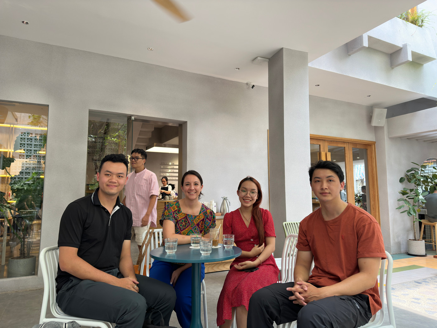 Đội ngũ lãnh đạo của Trà Đá Mentor và chị Tara Hill (MBA tại Stanford GSB, từng là Director of Product tại Glints) - ban cố vấn của Trà Đá Mentor.