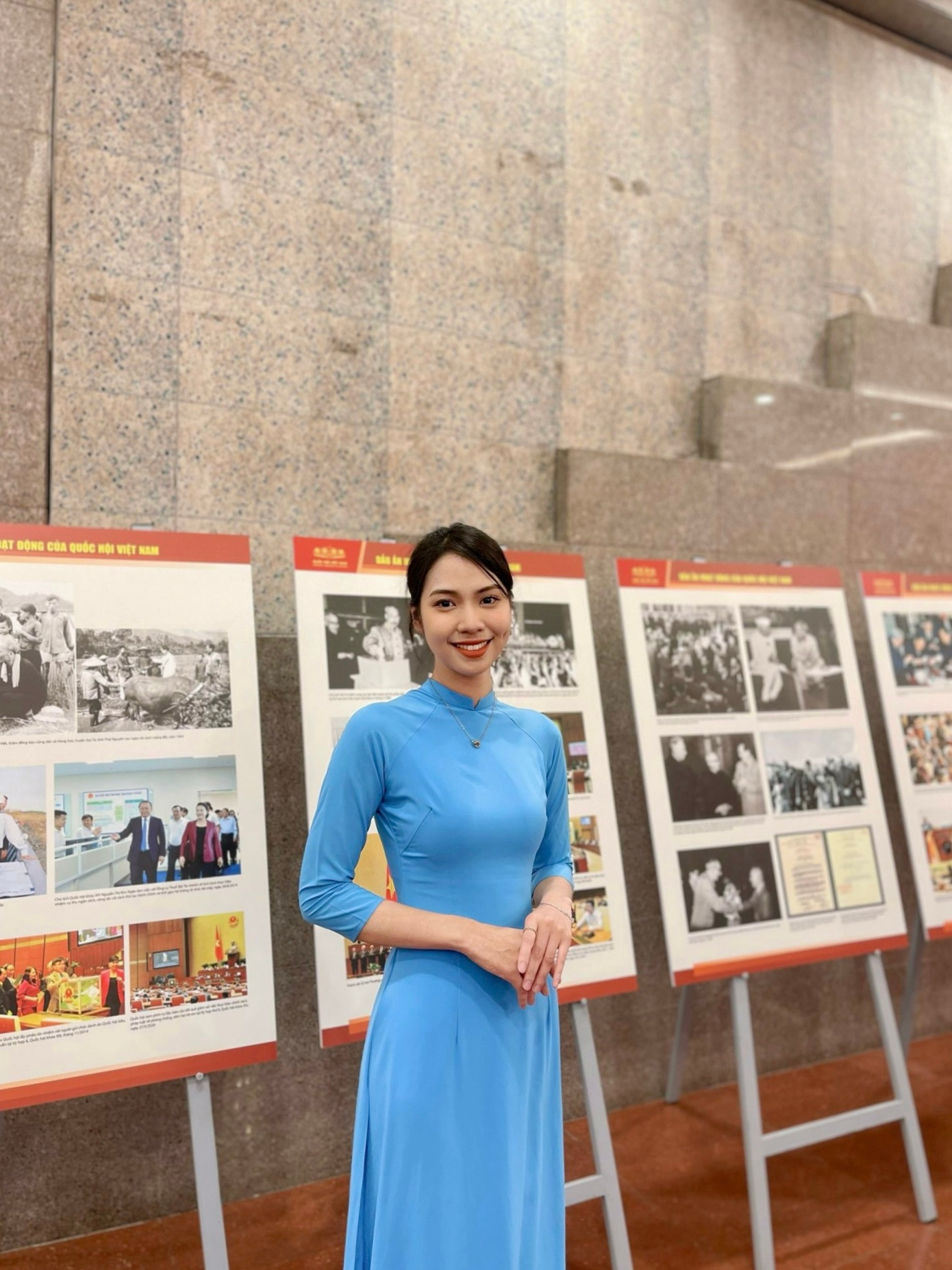 Ngọc Ánh tại Lễ trao Giải Diên Hồng lần thứ II. Ngọc Ánh tại Lễ trao Giải Diên Hồng lần thứ II.