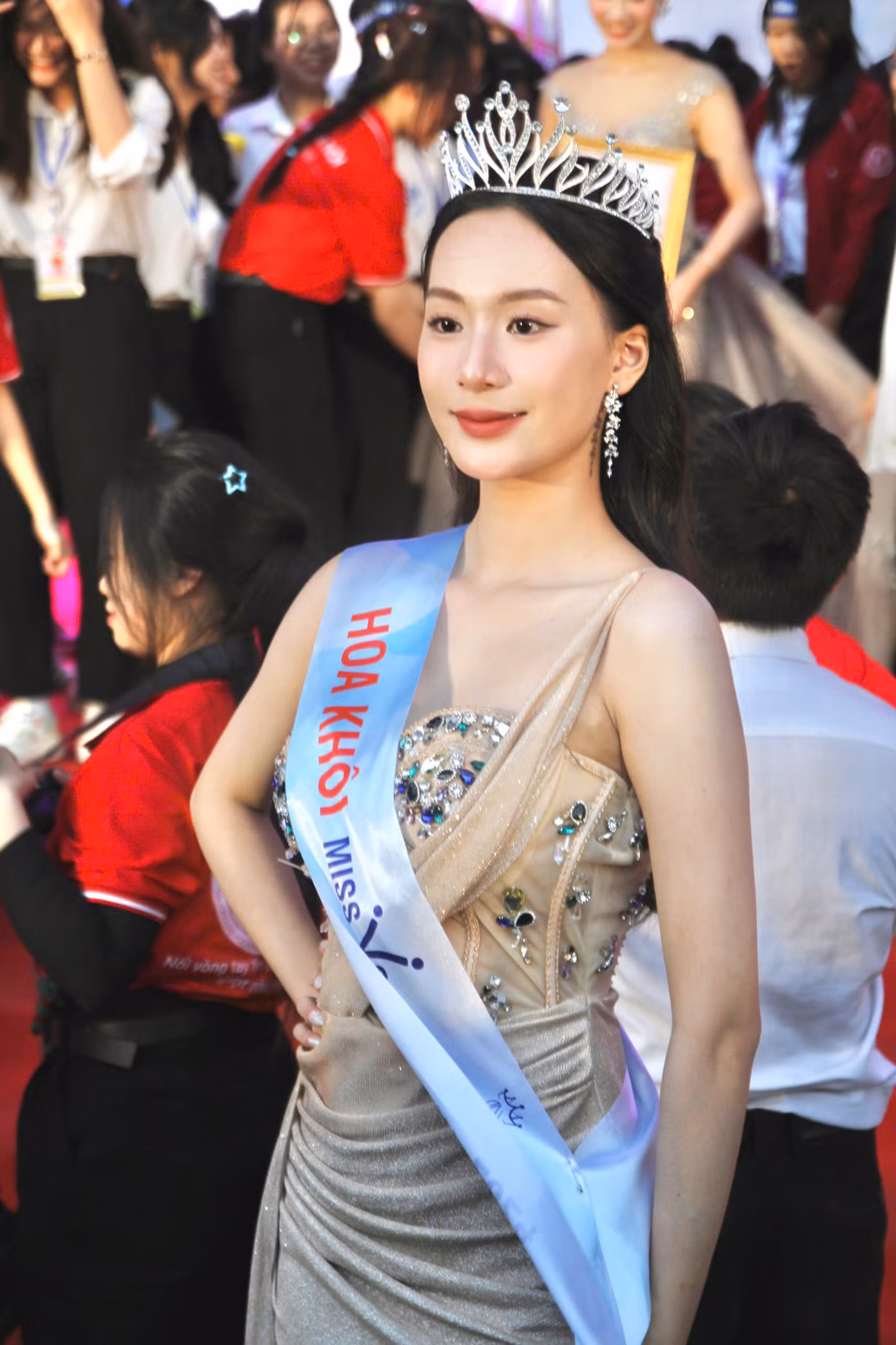 Nguyễn Lê Kỳ Anh - tân Hoa khôi Miss Volunteer 2024.