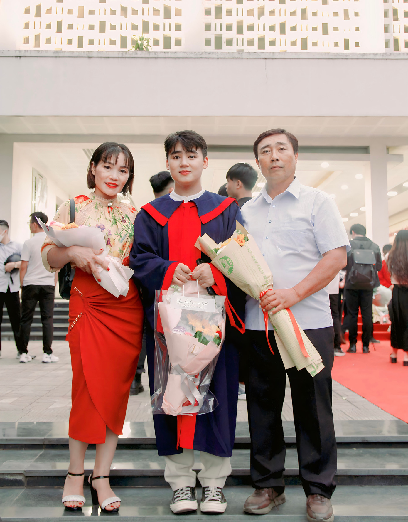 Phạm Minh Hiếu được Đại học Bách Khoa Hà Nội tuyên dương khi có hàng loạt bài báo được đăng tạp chí và hội thảo quốc tế. Phạm Minh Hiếu được Đại học Bách Khoa Hà Nội tuyên dương khi có hàng loạt bài báo được đăng tạp chí và hội thảo quốc tế.