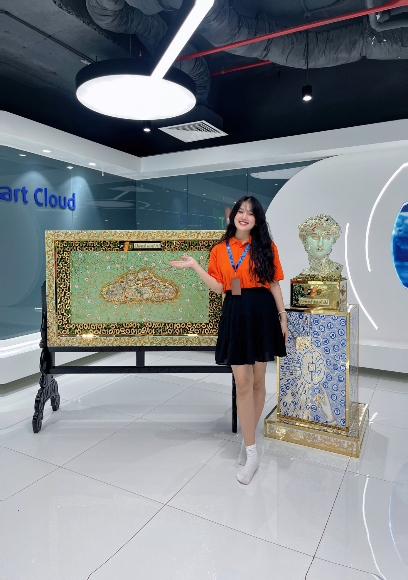 Ngọc yêu chất giọng Nghệ của bản thân, nhưng để để theo đuổi định hướng tương lai, cô phải thay đổi để thích ứng và phù hợp hơn. Do đó, Ngọc quyết định tham gia vào lớp học giọng nói và cố gắng hoàn thiện chất giọng từng ngày để chinh phục ước mơ Truyền hình.