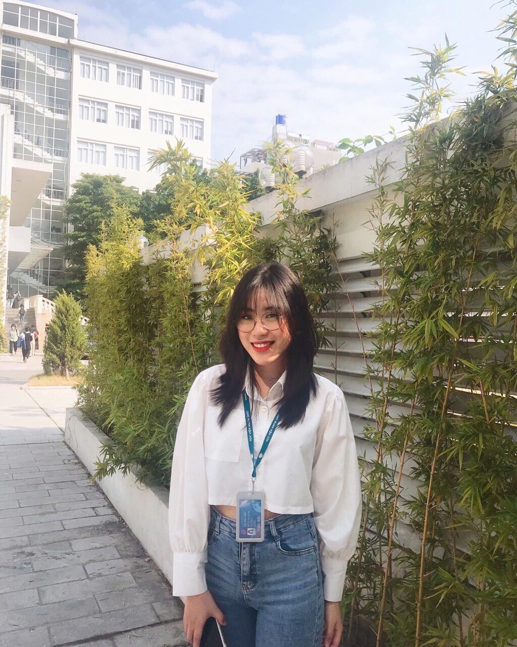 Mai Thị Trà Giang (sinh năm 2002) hiện đang là sinh viên Học viện Ngoại giao. Mai Thị Trà Giang (sinh năm 2002) hiện đang là sinh viên Học viện Ngoại giao.