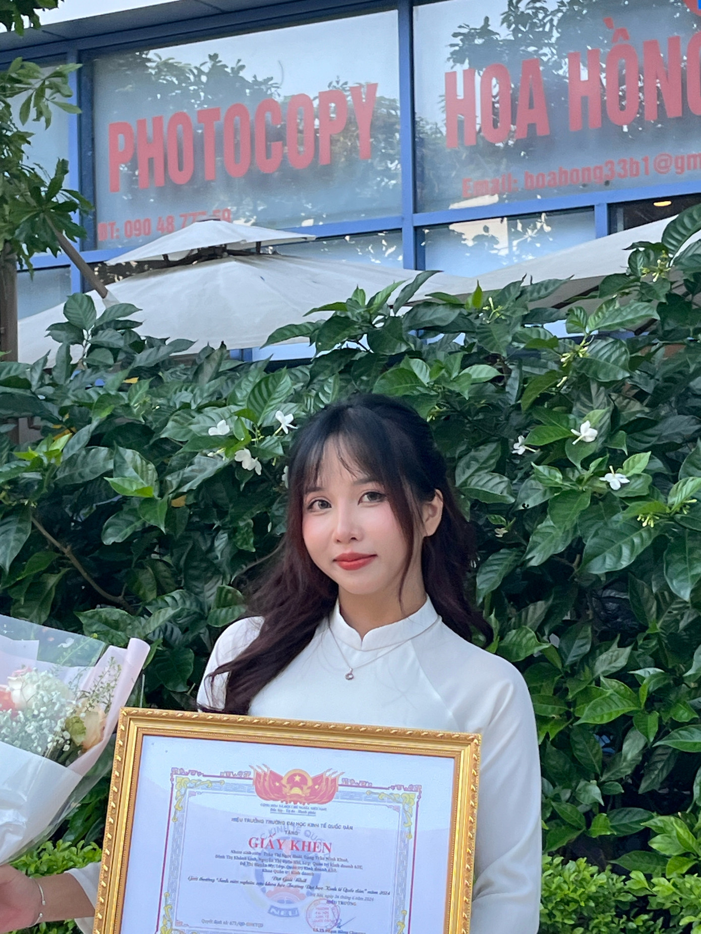 Nguyễn Thị Ngọc Hoài là sinh viên ngành Quản trị kinh doanh tại Đại học Kinh tế Quốc dân. Nguyễn Thị Ngọc Hoài là sinh viên ngành Quản trị kinh doanh tại Đại học Kinh tế Quốc dân.