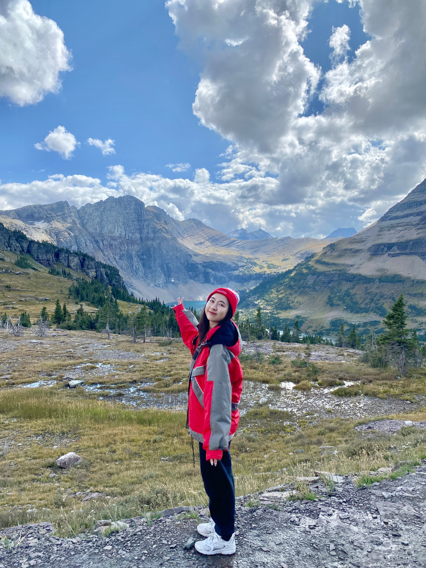 Cô gái trẻ luôn tận dụng tốt các cơ hội làm việc ở môi trường quốc tế. Cô gái trẻ luôn tận dụng tốt các cơ hội làm việc ở môi trường quốc tế.