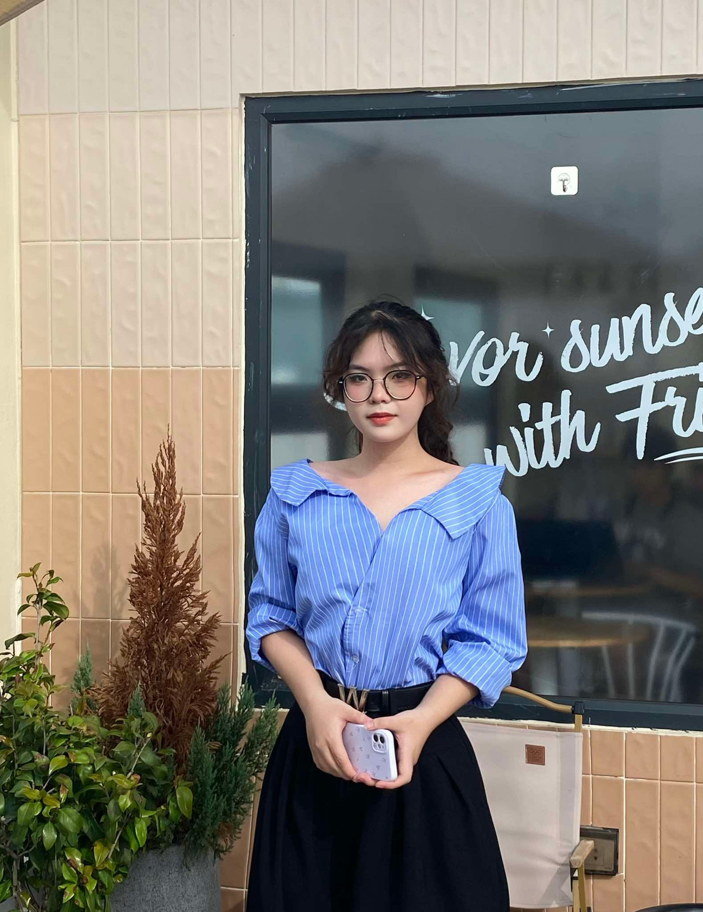 Trần Thảo Nguyên sinh viên năm hai Học viện Tài chính. Trần Thảo Nguyên sinh viên năm hai Học viện Tài chính.