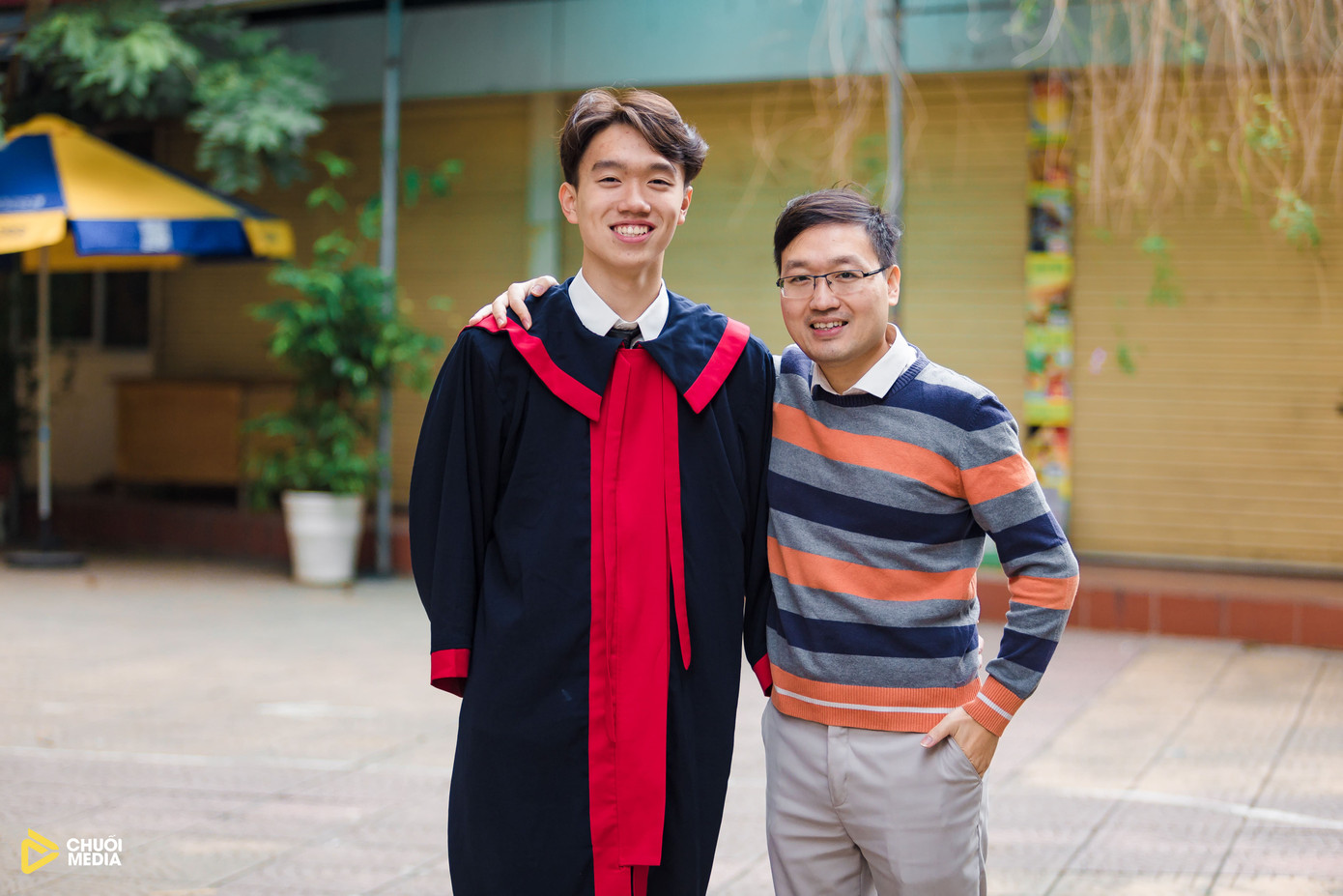 Bố luôn là người đồng hành cùng Huy Hoàng trong các dấu mốc quan trọng của cuộc đời. Bố luôn là người đồng hành cùng Huy Hoàng trong các dấu mốc quan trọng của cuộc đời.