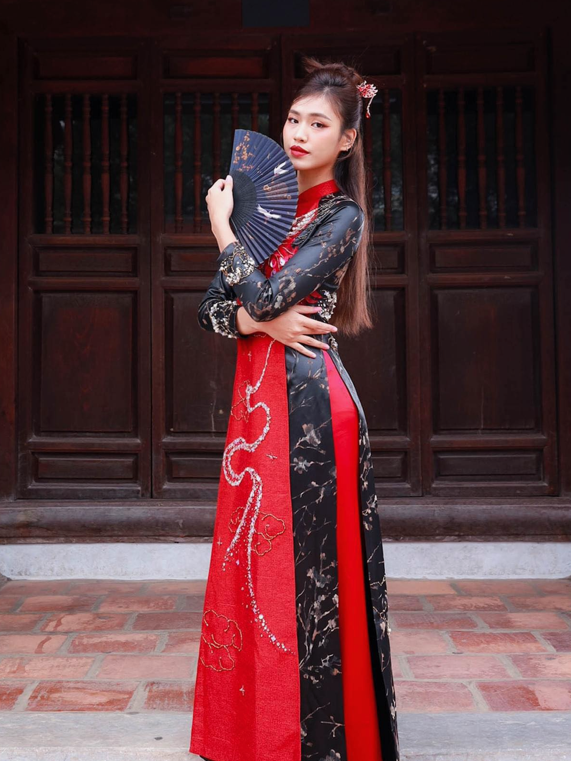 Nguyễn Minh Anh - Hoa khôi Duyên dáng Ngoại thương.