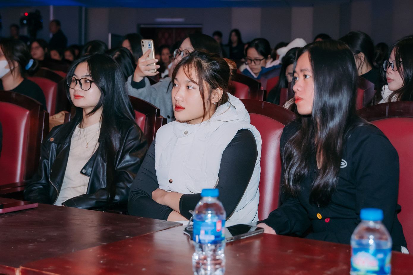 Khách tham dự đến xem chương trình (Ảnh: Minh Thức) Khách tham dự đến xem chương trình (Ảnh: Minh Thức)