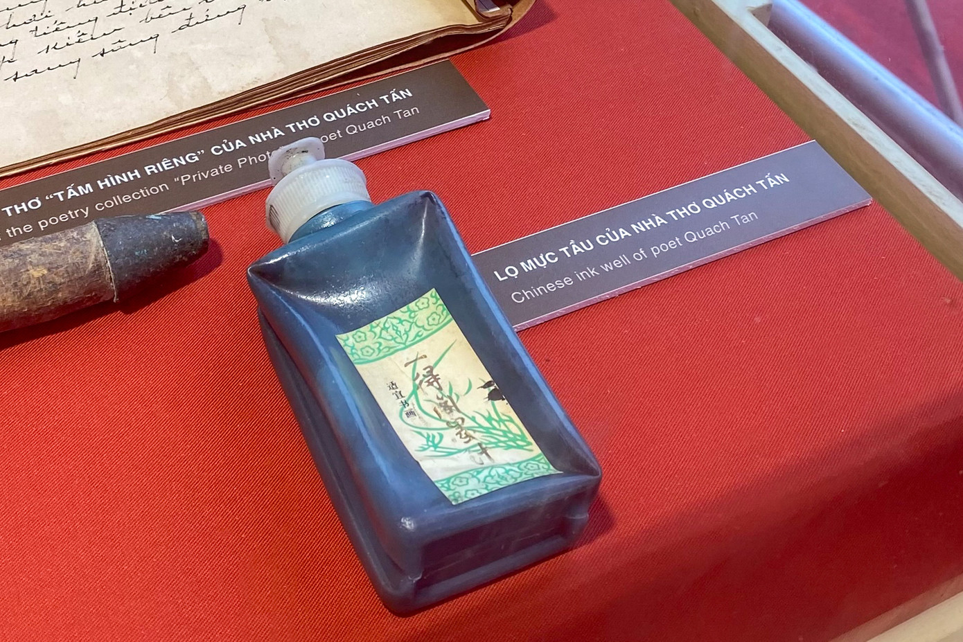 Kỷ vật của nhà thơ Quách Tấn (dân tộc Hoa).