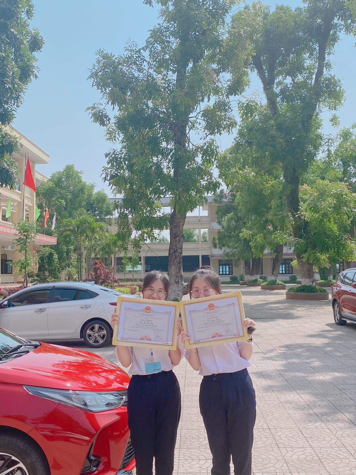 Thúy Hồng đạt giải Nhì học sinh giỏi cấp tỉnh môn Ngữ Văn năm học 2022 – 2023 tỉnh Quảng Trị.