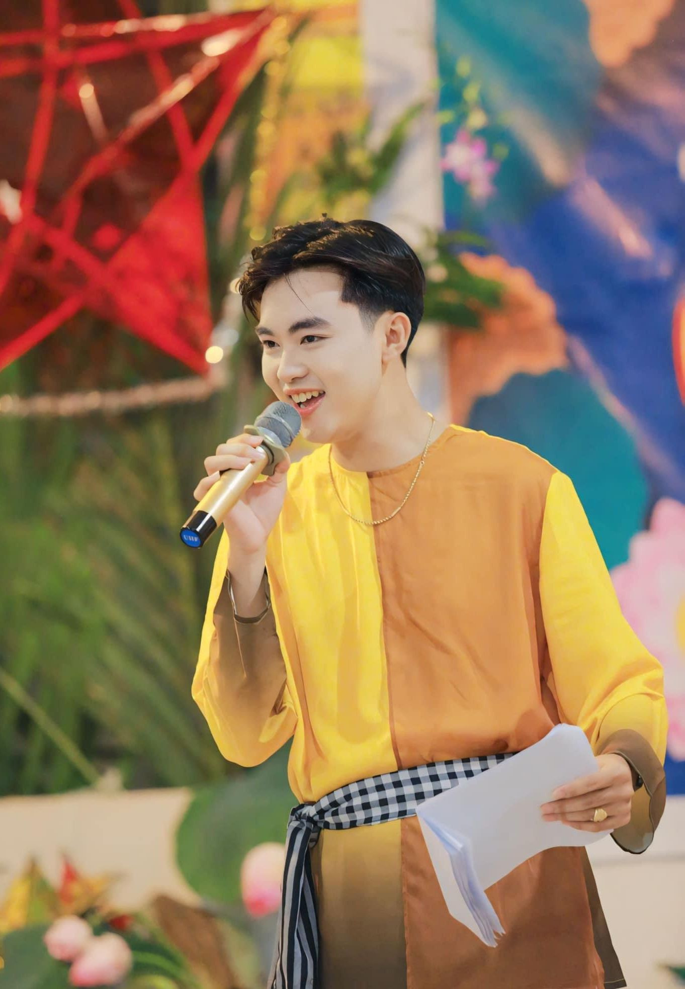 Bình Yên là MC hoạt náo Chương trình "Vầng Trăng yêu thương". Bình Yên là MC hoạt náo Chương trình "Vầng Trăng yêu thương".