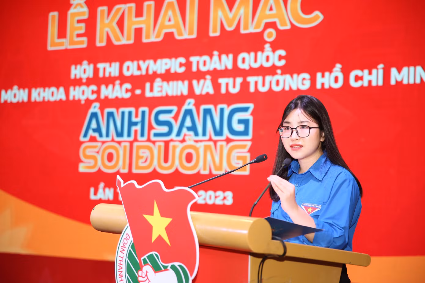 Lê Thị Thu Trang (sinh năm 2002) là sinh viên năm 4, lớp Kế toán Tài chính 7C, Trường Đại học Kinh tế Quốc dân (NEU). Lê Thị Thu Trang (sinh năm 2002) là sinh viên năm 4, lớp Kế toán Tài chính 7C, Trường Đại học Kinh tế Quốc dân (NEU).