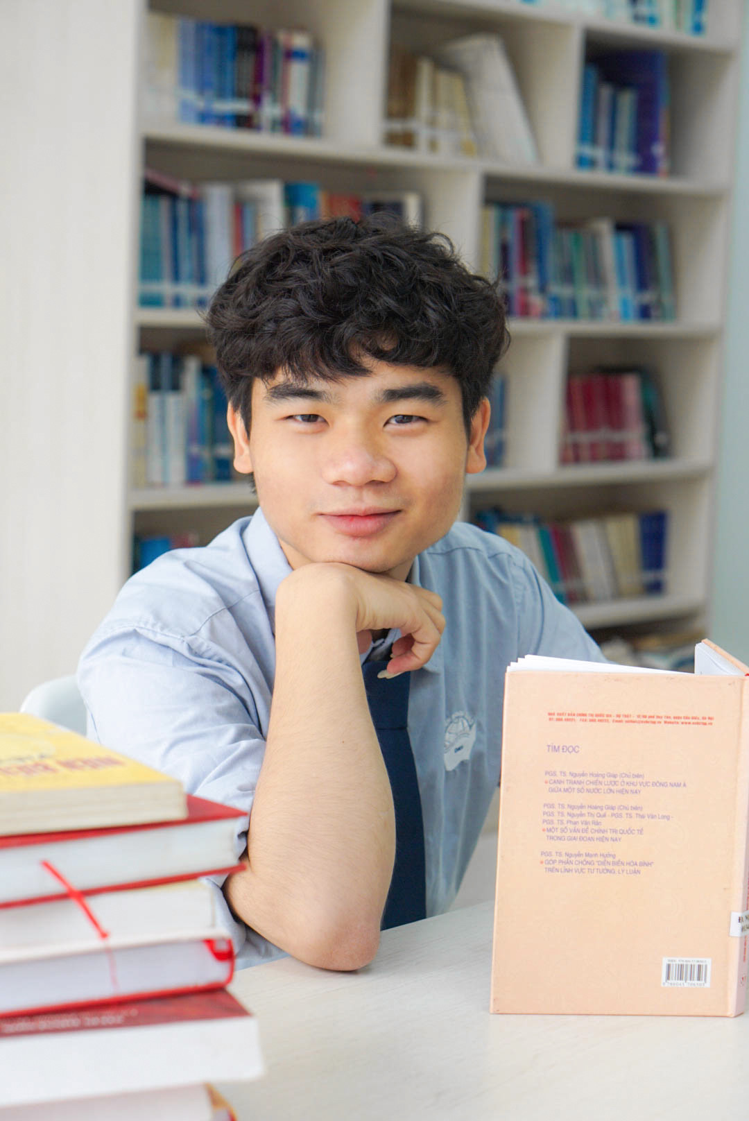 Quang Huy còn trở thành Gương mặt sinh viên của Chiến dịch Tư vấn tuyển sinh Học viện Ngoại giao 2024.