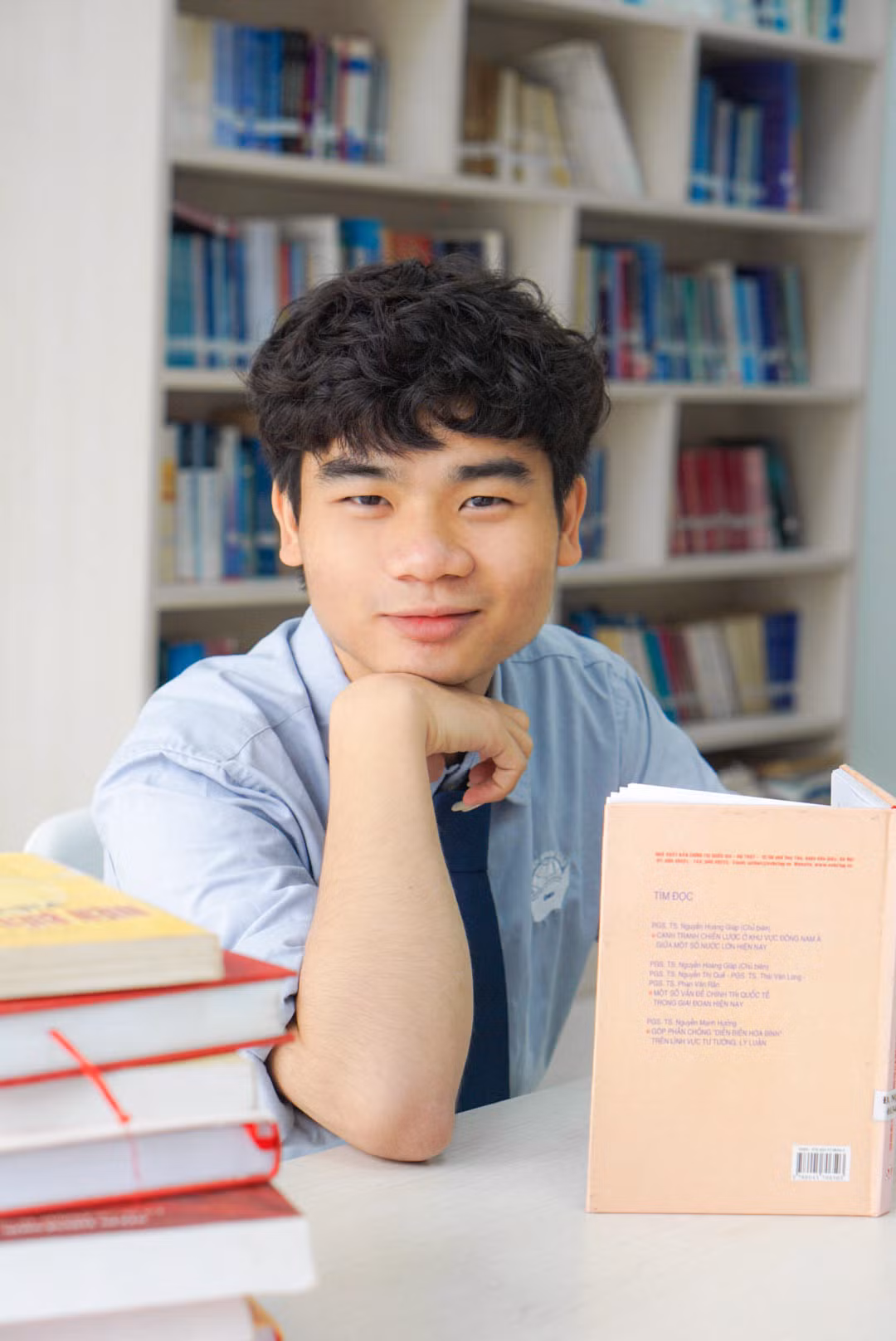 Quang Huy còn trở thành Gương mặt sinh viên của Chiến dịch Tư vấn tuyển sinh Học viện Ngoại giao 2024.