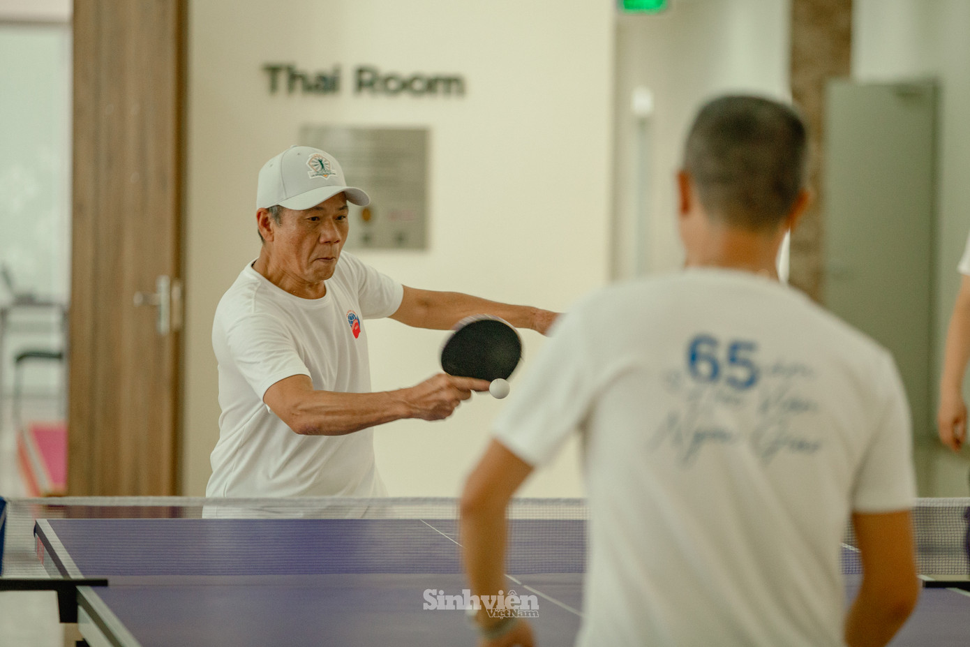 Song song với hoạt động đạp xe, các cán bộ, giảng viên và gia đình tham gia giao lưu, thi đấu nhiều môn thể thao như bóng bàn, cầu lông, cờ vua...