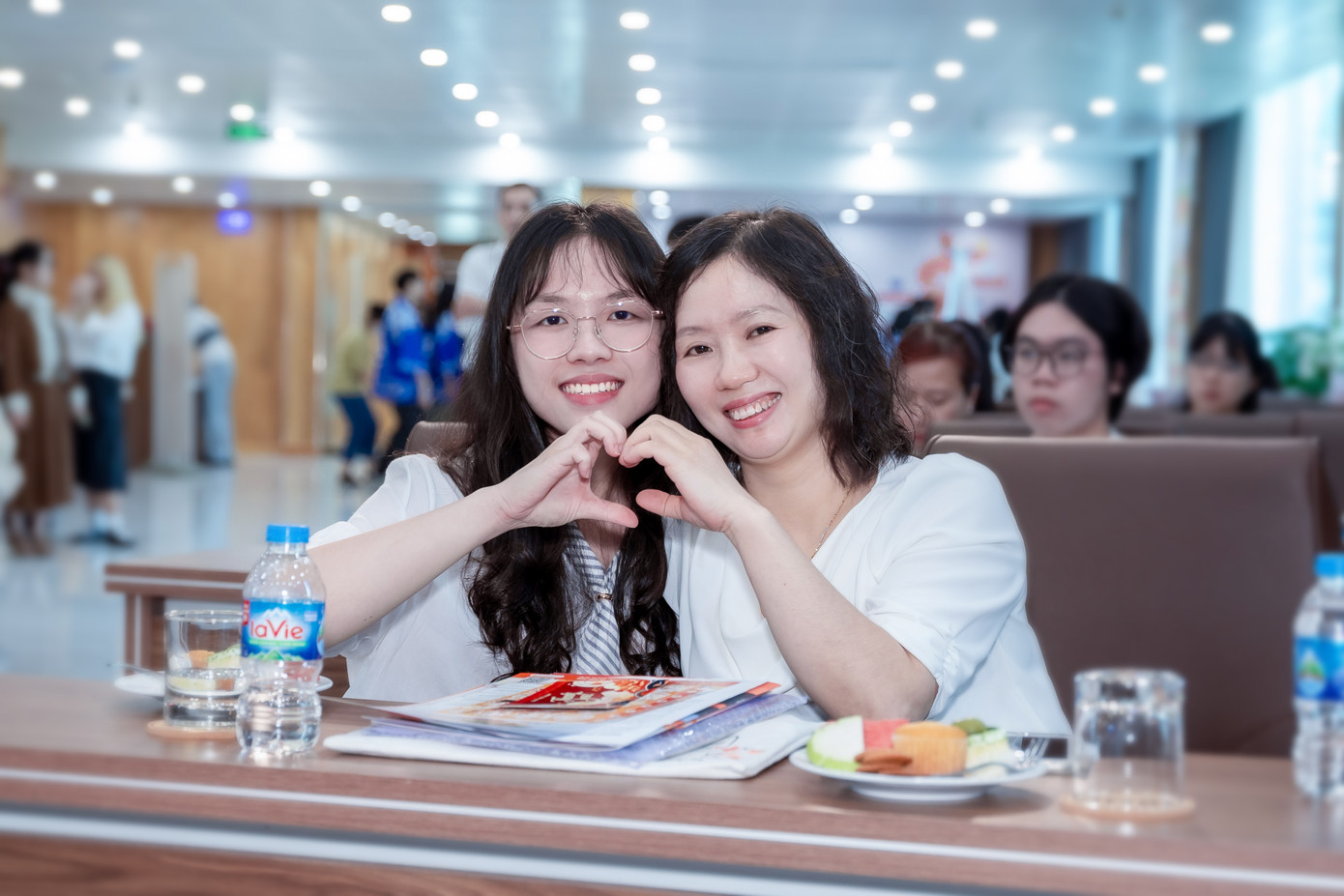 Phương Linh hạnh phúc khi có mẹ luôn đồng hành và ủng hộ.