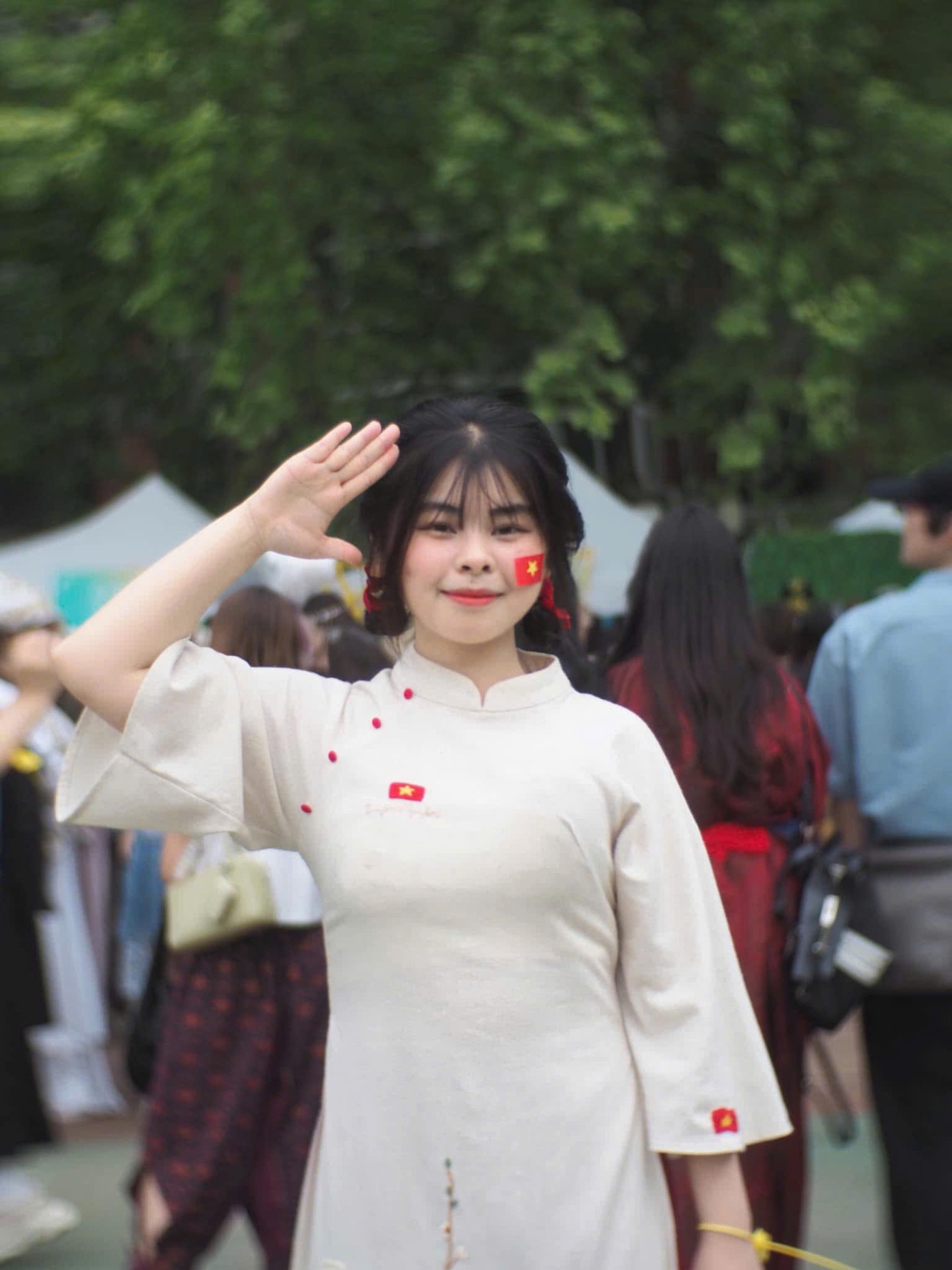 Nguyễn Thị Duyên - sinh viên Đại học ngôn ngữ Bắc Kinh. Nguyễn Thị Duyên - sinh viên Đại học ngôn ngữ Bắc Kinh.