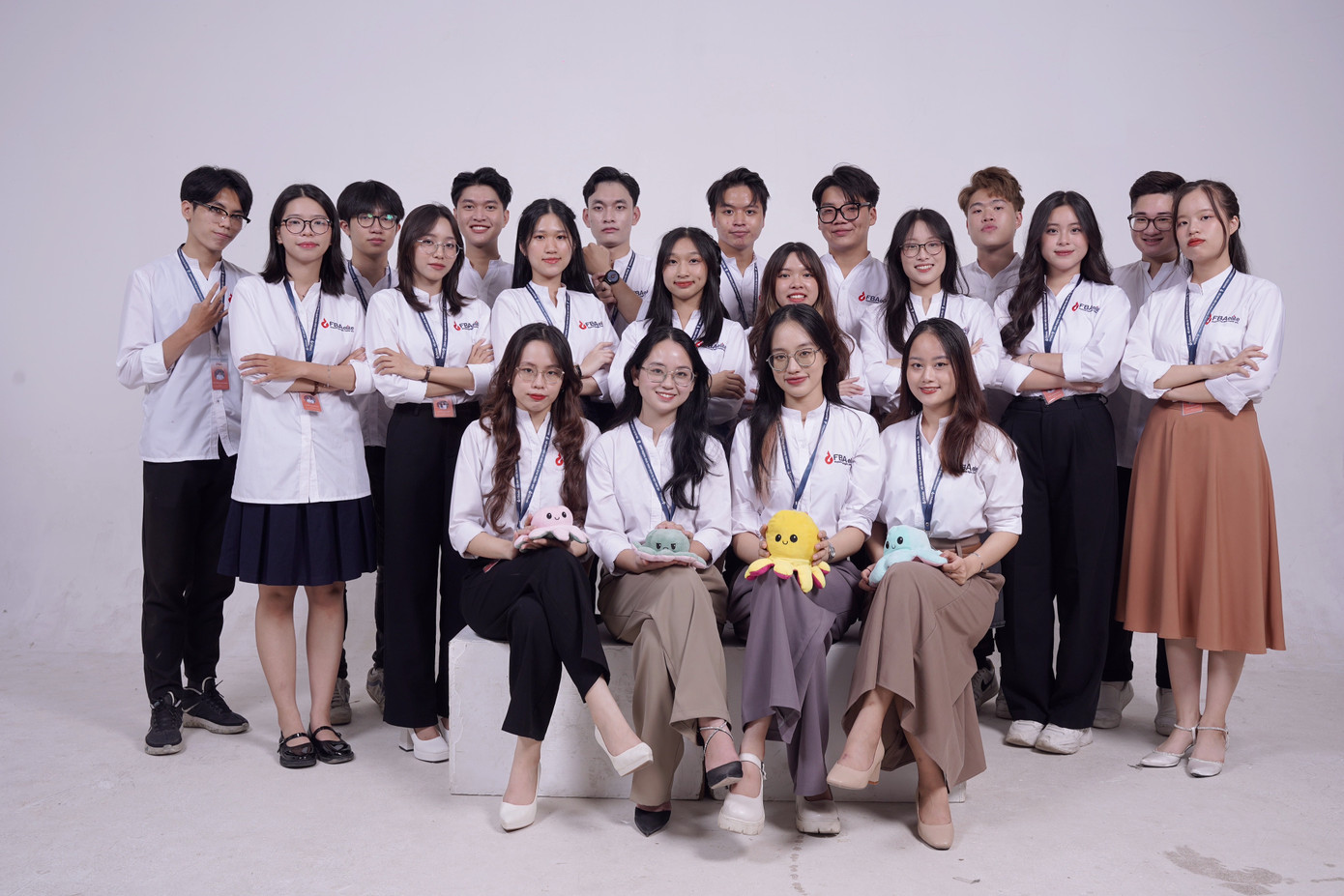 Doãn Kiên cùng ban nhân sự nhiệm kỳ 9 - Hội sinh viên tài năng khoa Quản trị Kinh doanh FBA Elite, Trường Đại học Ngoại thương.