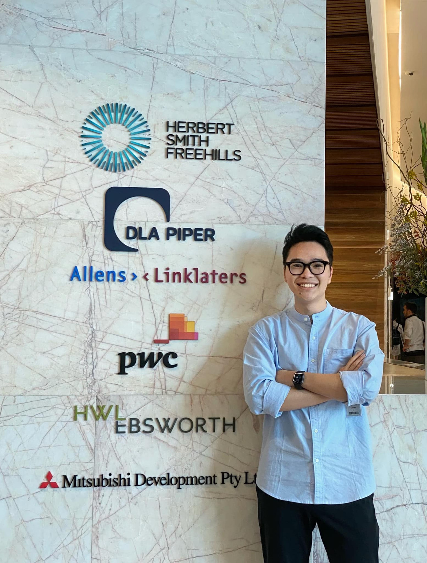 Thành Long vừa học tập, vừa sáng lập dự án có ích cho xã hội. Thành Long vừa học tập, vừa sáng lập dự án có ích cho xã hội.