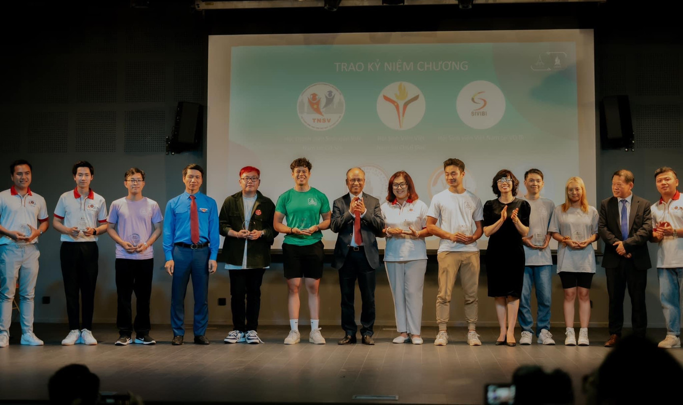 Dũng tham gia Trại hè thanh niên sinh viên Việt Nam tại châu Âu năm 2023 tổ chức ở Pháp. Dũng tham gia Trại hè thanh niên sinh viên Việt Nam tại châu Âu năm 2023 tổ chức ở Pháp.