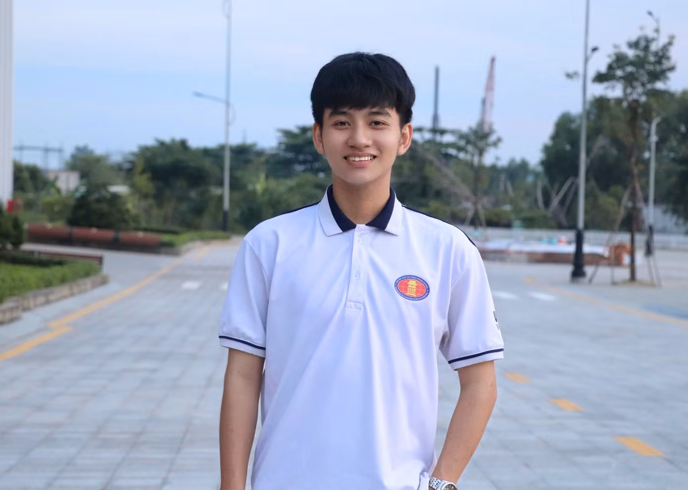 Vũ Trường Huy đang là sinh viên song ngành của Trường Đại học Khoa học Xã hội và Nhân văn, ĐHQG-HCM. Vũ Trường Huy đang là sinh viên song ngành của Trường Đại học Khoa học Xã hội và Nhân văn, ĐHQG-HCM.