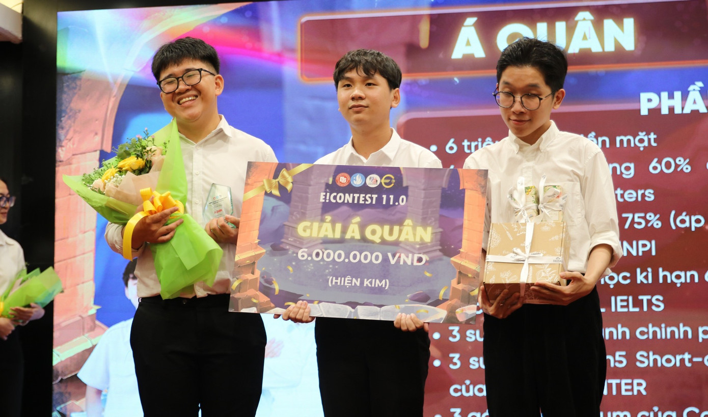 Tâm Trường giành Á quân Cuộc thi E!Contest 11.0. Tâm Trường giành Á quân Cuộc thi E!Contest 11.0.