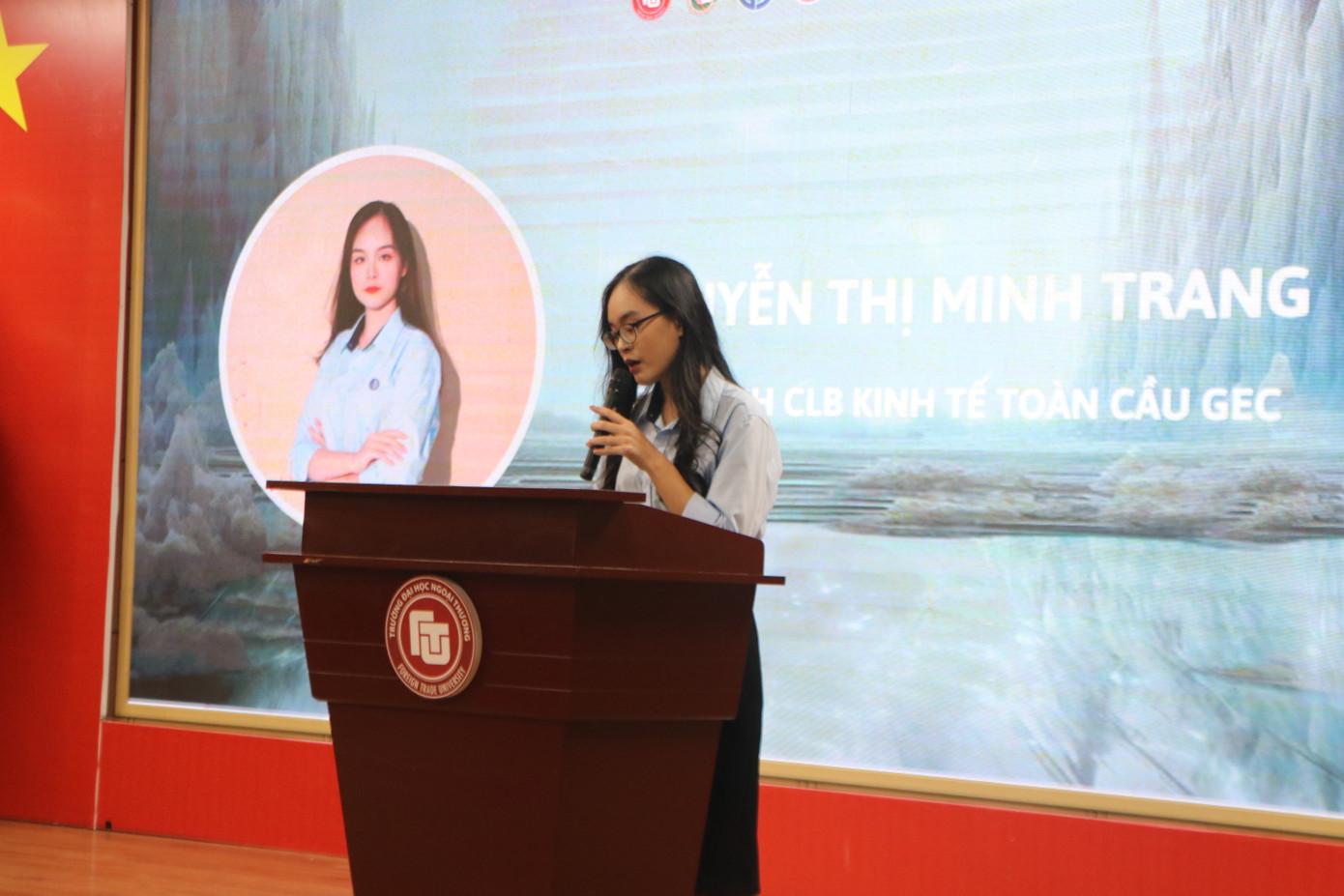 Nguyễn Thị Minh Trang hiện là sinh viên năm 3, chuyên ngành Luật Thương mại quốc tế, Trường Đại học Ngoại thương. Nguyễn Thị Minh Trang hiện là sinh viên năm 3, chuyên ngành Luật Thương mại quốc tế, Trường Đại học Ngoại thương.