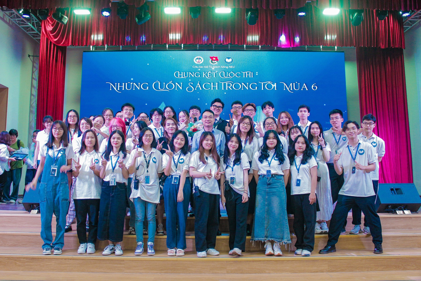 Ngọc Trâm là Phó BTC Cuộc thi Những cuốn sách trong tôi mùa 6 - CLB Tủ Sách Sống NEU. Ngọc Trâm là Phó BTC Cuộc thi Những cuốn sách trong tôi mùa 6 - CLB Tủ Sách Sống NEU.