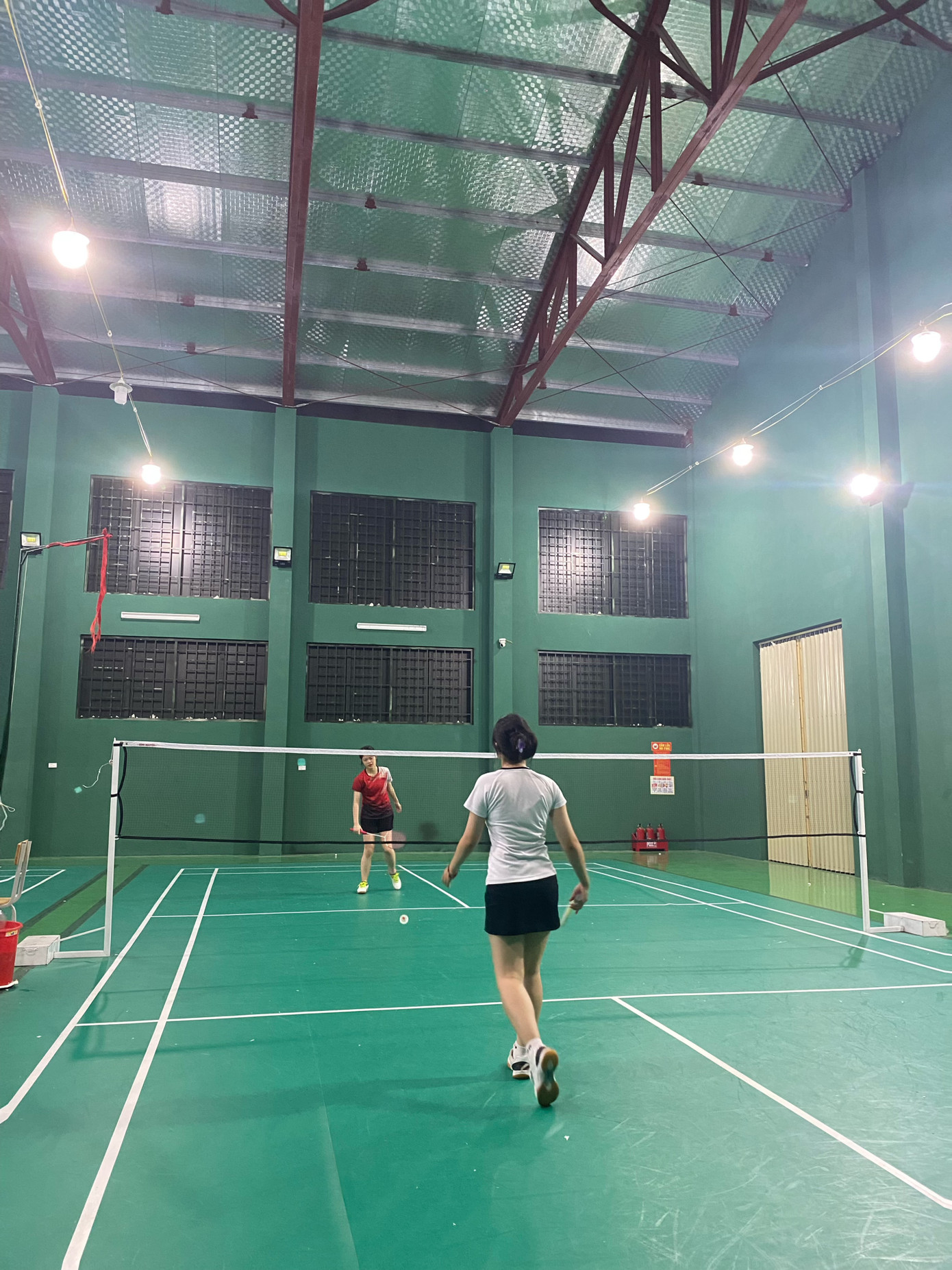 Phương Hà thỏa sức đam mê với bộ môn cầu lông.