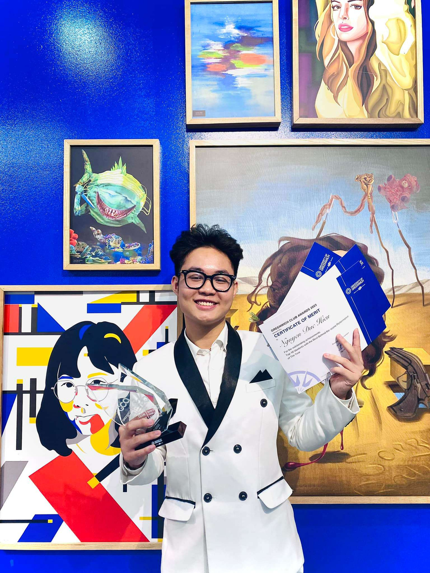 Dự án cá nhân “Mini Sharing” của Đức Hiếu đạt Top 10 Điểm sáng của năm tại Greenwich Club Award. Dự án cá nhân “Mini Sharing” của Đức Hiếu đạt Top 10 Điểm sáng của năm tại Greenwich Club Award.