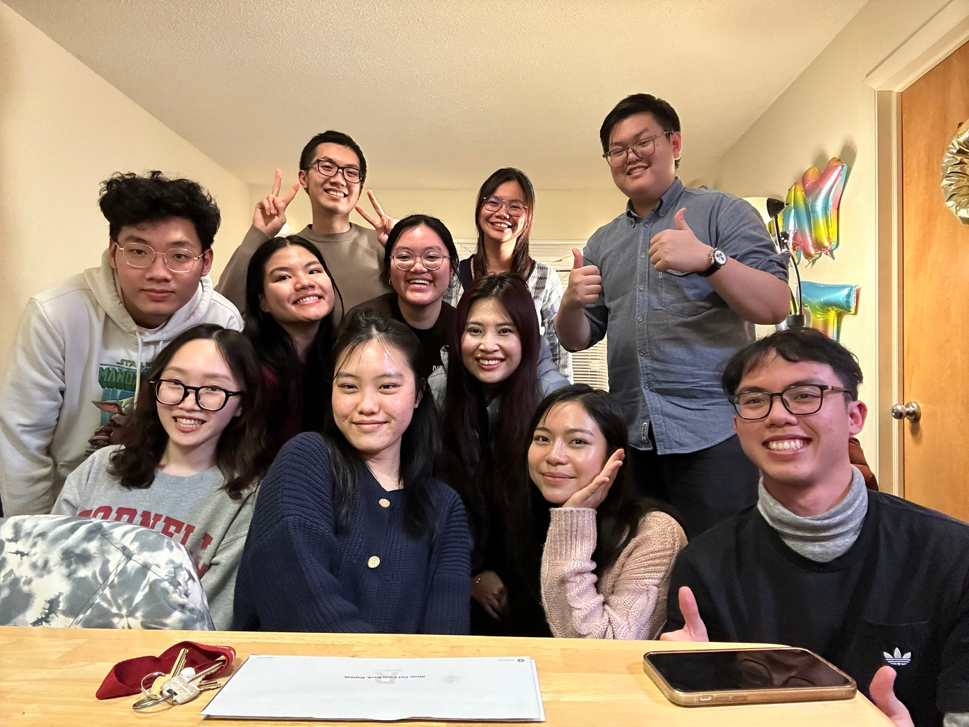 Bảo Ngọc cùng các bạn sinh viên Việt Nam đang theo học tại Cornell. Bảo Ngọc cùng các bạn sinh viên Việt Nam đang theo học tại Cornell.