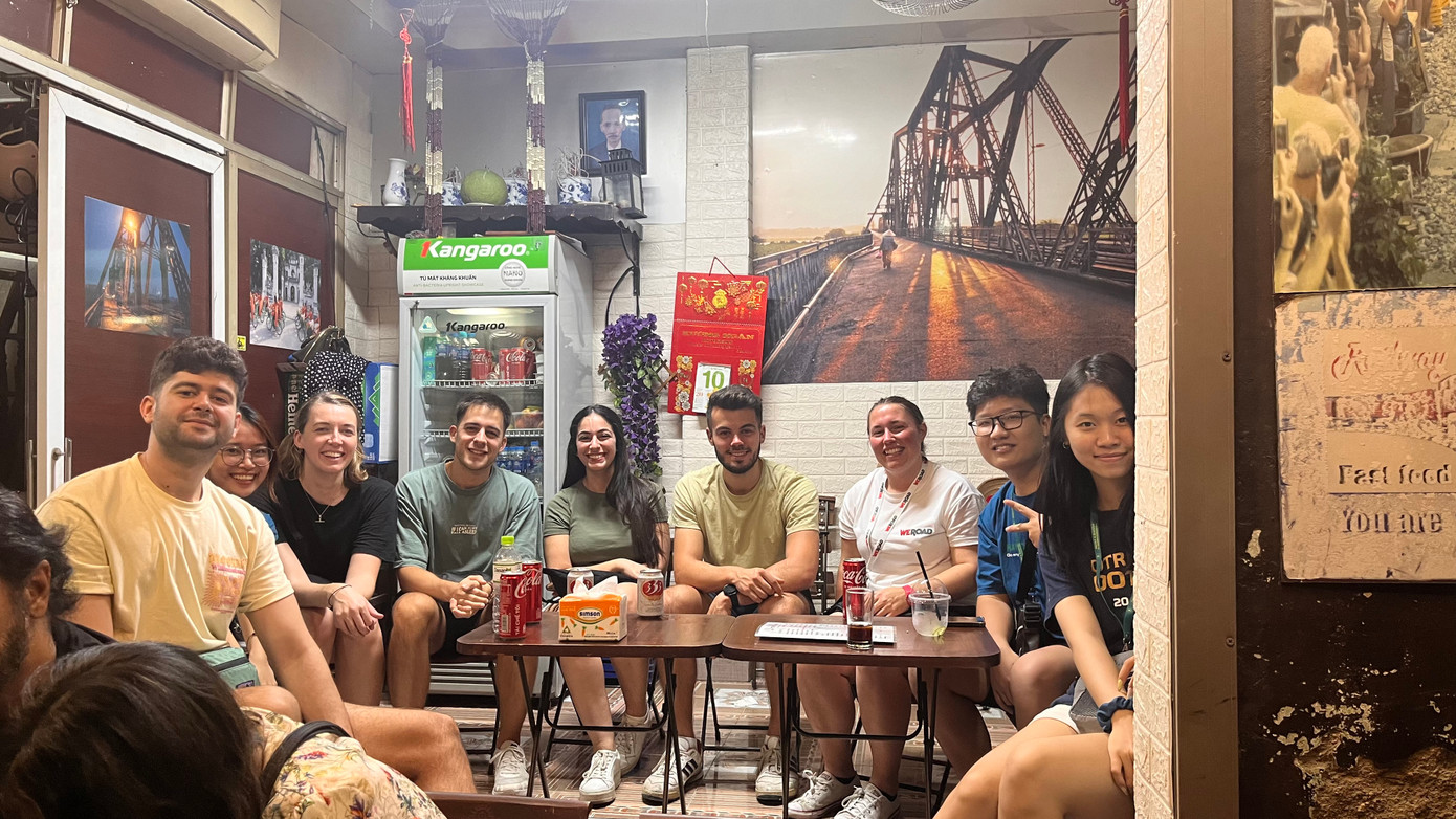 Các bạn trẻ nói về Hà Nội bằng tình yêu đất nước và niềm mong muốn trở thành “sứ giả” văn hóa. Các bạn trẻ nói về Hà Nội bằng tình yêu đất nước và niềm mong muốn trở thành “sứ giả” văn hóa.