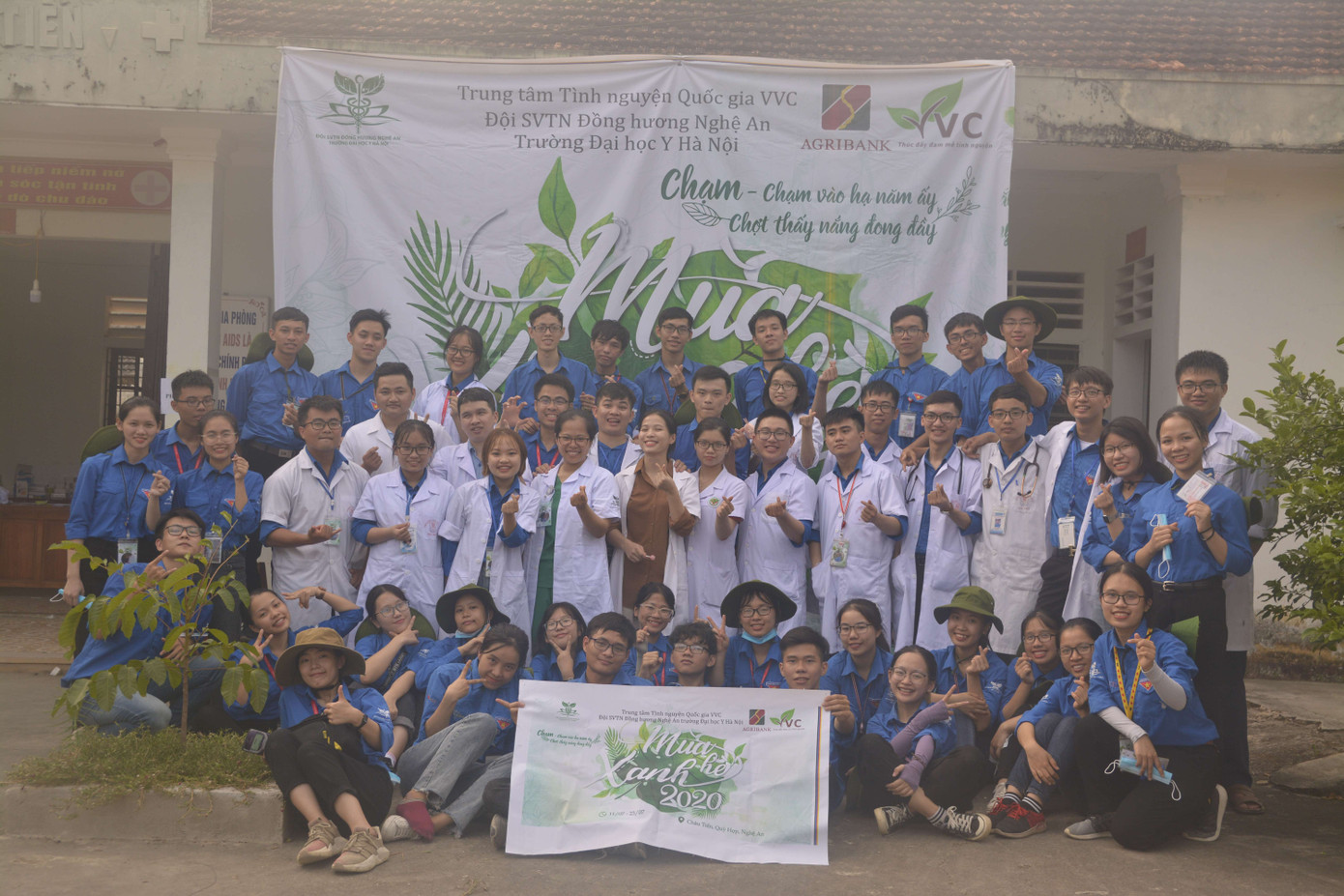 Tích cực tham gia các hoạt động xã hội, áp dụng chuyên ngành học để phục vụ cộng đồng. Tích cực tham gia các hoạt động xã hội, áp dụng chuyên ngành học để phục vụ cộng đồng.