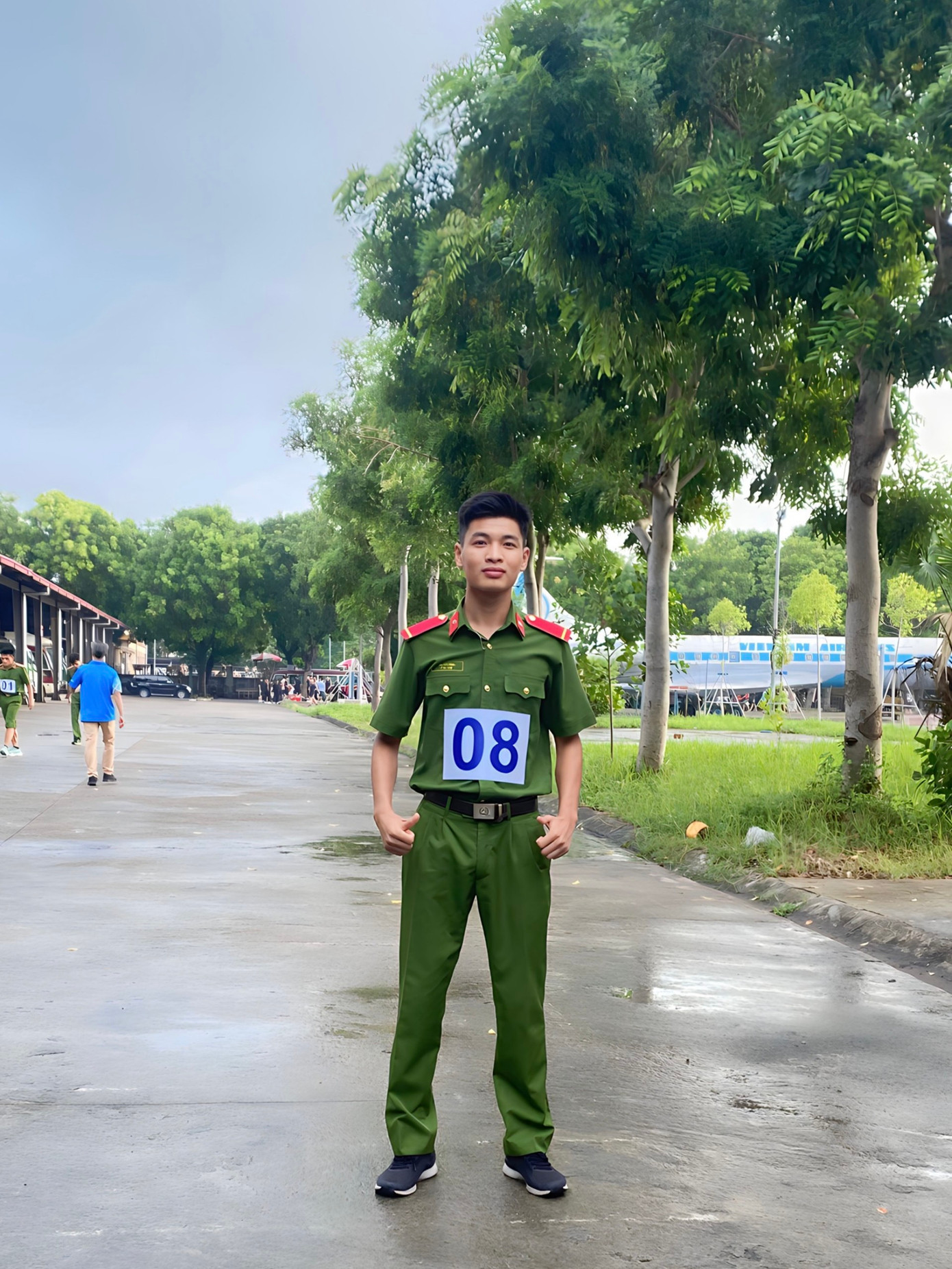 Sau khi xuất ngũ, Bình quyết định tiếp thử sức mình một lần nữa, với lợi thế cộng điểm xuất ngũ.