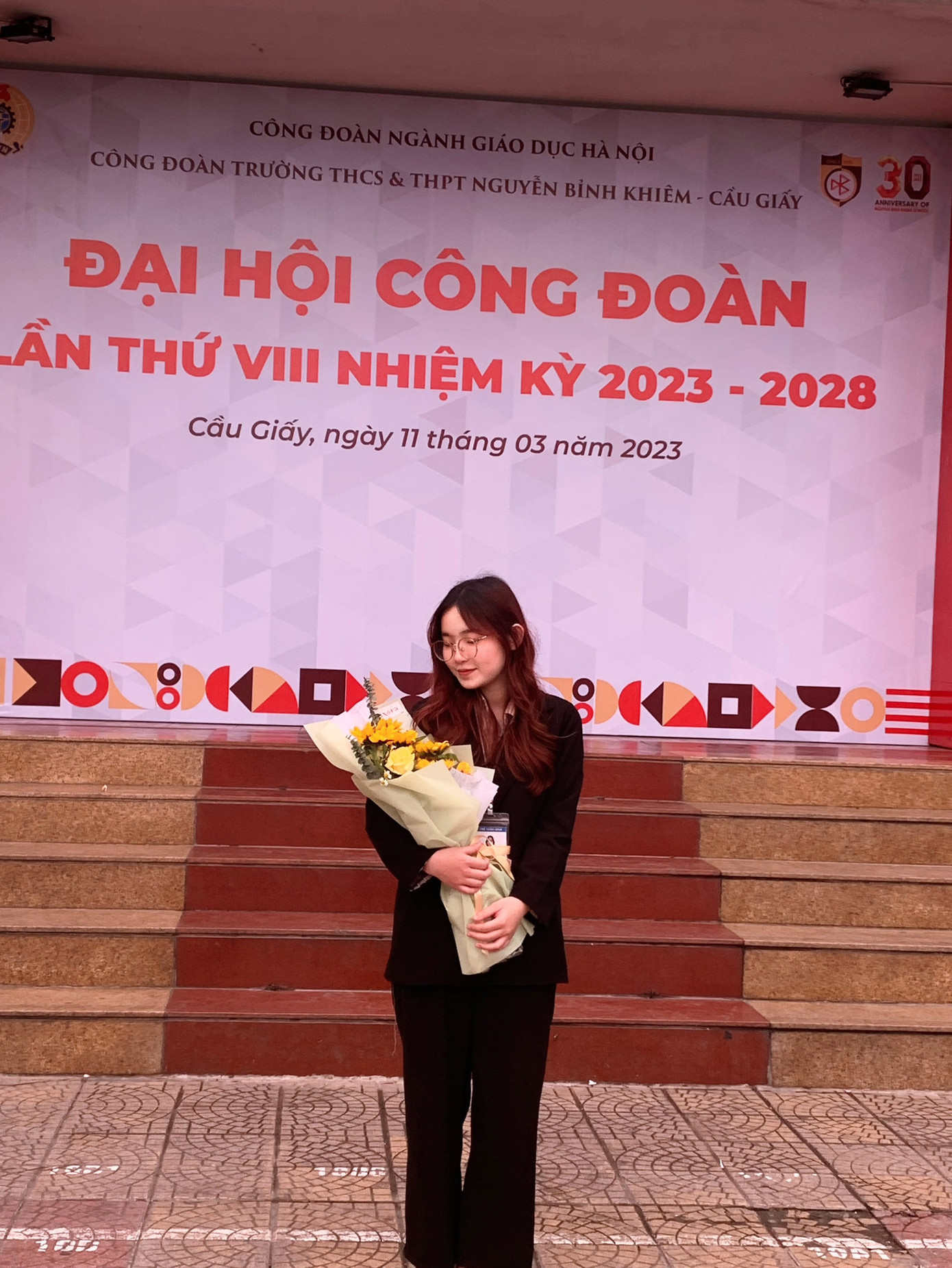 Vân Anh tham gia kiến tập tại Trường THCS&amp;THPT Nguyễn Bỉnh Khiêm.