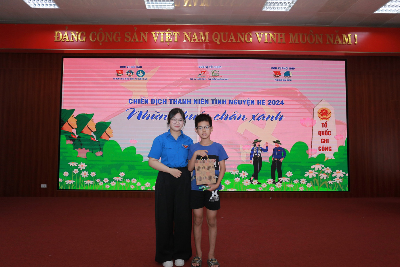 Với vai trò Ban Tổ chức, Ngọc Trâm đã góp phần quan trọng vào thành công của Chiến dịch Những bước chân xanh 2024. Với vai trò Ban Tổ chức, Ngọc Trâm đã góp phần quan trọng vào thành công của Chiến dịch Những bước chân xanh 2024.