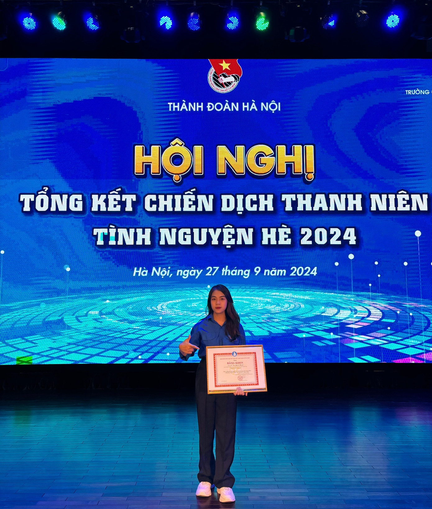 Hồng Hạnh nhận bằng khen Hội Sinh viên Thành phố trao tặng cá nhân “Đã có thành tích xuất sắc trong công tác triển khai Chương trình “Tiếp sức mùa thi” năm 2024”. Hồng Hạnh nhận bằng khen Hội Sinh viên Thành phố trao tặng cá nhân “Đã có thành tích xuất sắc trong công tác triển khai Chương trình “Tiếp sức mùa thi” năm 2024”.