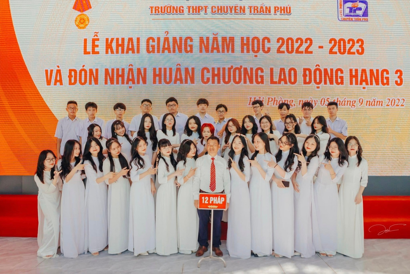 Cấp ba là khoảng thời gian đẹp nhất của Minh Ngọc khi có cơ hội được học ngôn ngữ Pháp. Cấp ba là khoảng thời gian đẹp nhất của Minh Ngọc khi có cơ hội được học ngôn ngữ Pháp.