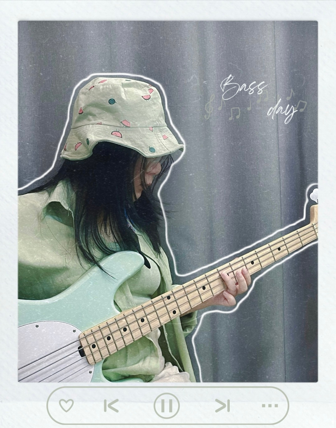 Âm nhạc vừa là liều thuốc chữa lành, vừa là sự thúc đẩy cho cô gái nỗ lực phá bỏ giới hạn theo đuổi những gì mình thích. Âm nhạc vừa là liều thuốc chữa lành, vừa là sự thúc đẩy cho cô gái nỗ lực phá bỏ giới hạn theo đuổi những gì mình thích.