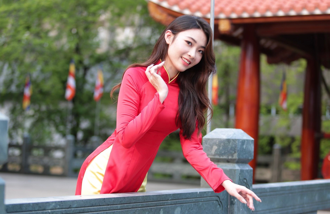 Thanh Ngân luôn nhủ mình rằng phải cố gắng nhiều hơn nữa cho một tương lai đầy tươi sáng phía trước. Thanh Ngân luôn nhủ mình rằng phải cố gắng nhiều hơn nữa cho một tương lai đầy tươi sáng phía trước.