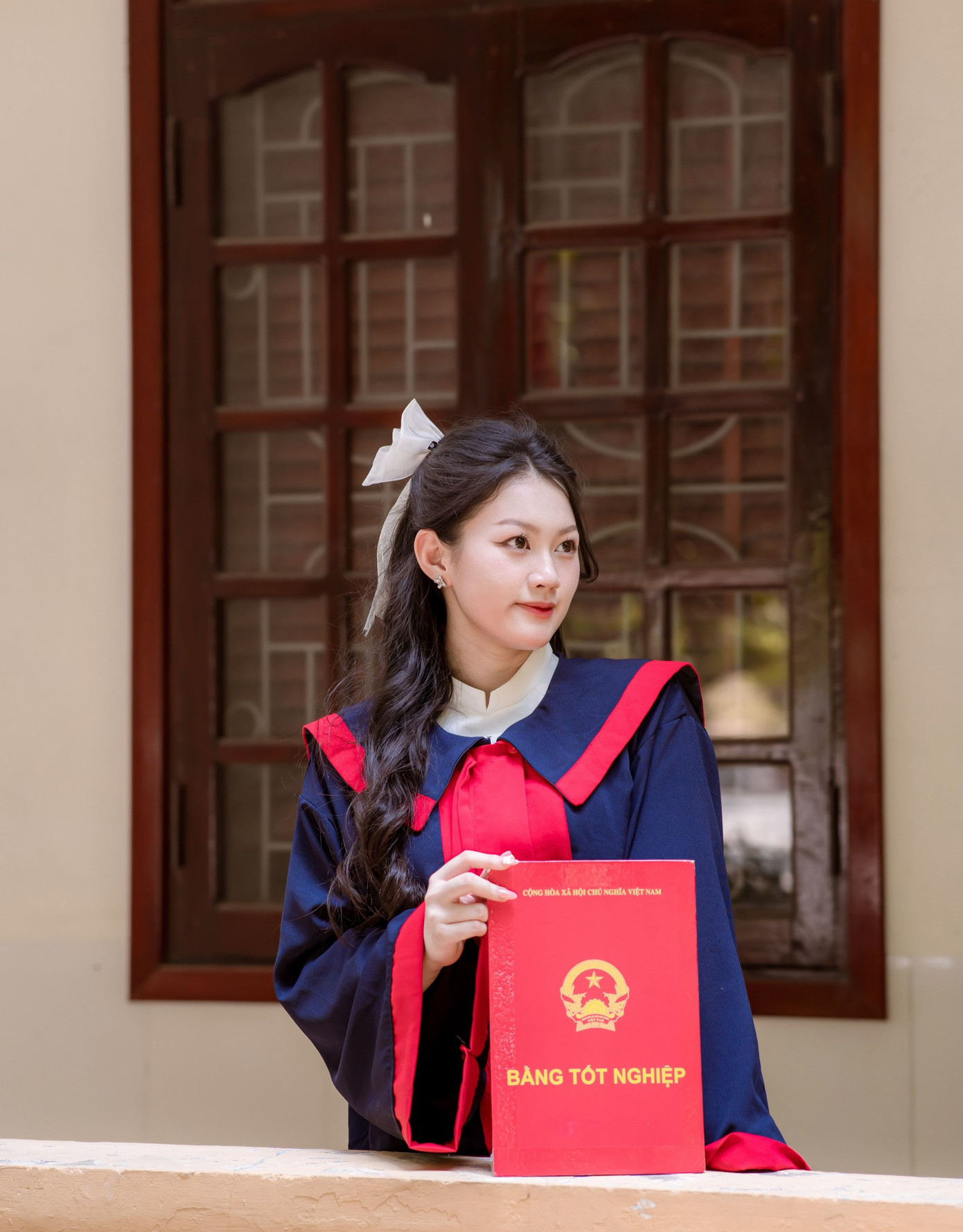 Đặt lịch sử trong mối tương quan giữa hiện tại và tương lai, Trang Nhung rèn luyện được góc nhìn đa chiều và phản biện. Đặt lịch sử trong mối tương quan giữa hiện tại và tương lai, Trang Nhung rèn luyện được góc nhìn đa chiều và phản biện.