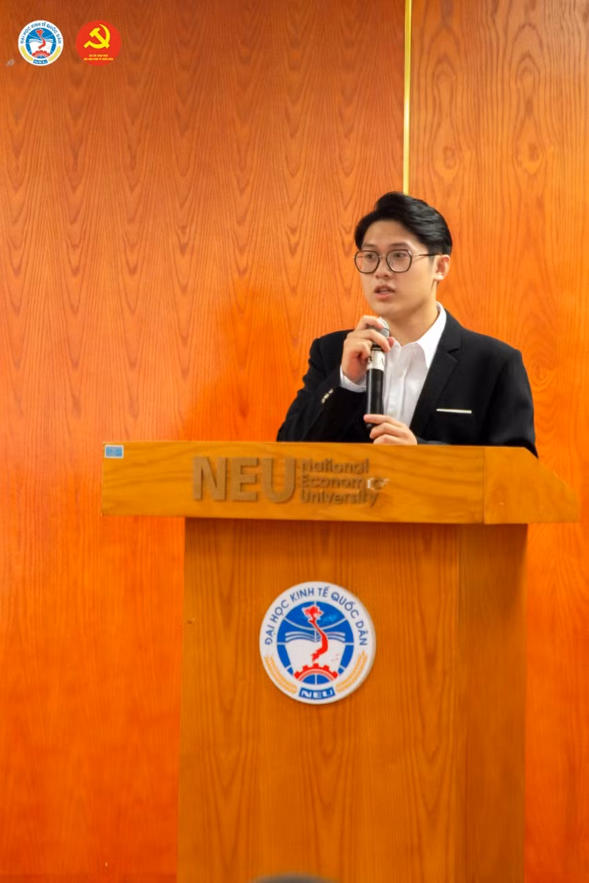 Nguyên Khôi phát biểu nhận nhiệm vụ trong Đại hội Chi bộ Sinh viên II nhiệm kỳ 2022 - 2025.