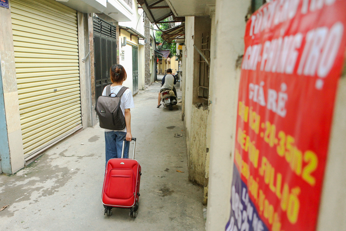 Nhiều sinh viên lo ngại giá phòng trọ sẽ tăng cao.